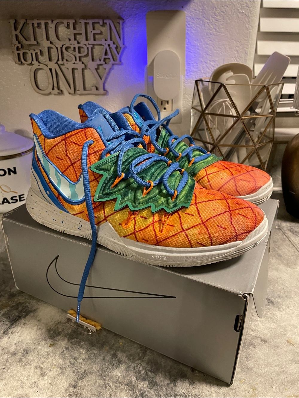 Nike Kids Kyrie Five Orange, Blue & Green Basketball Sneakers size 7 youth